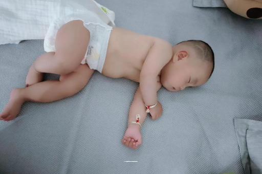 成都怎样教宝宝爬